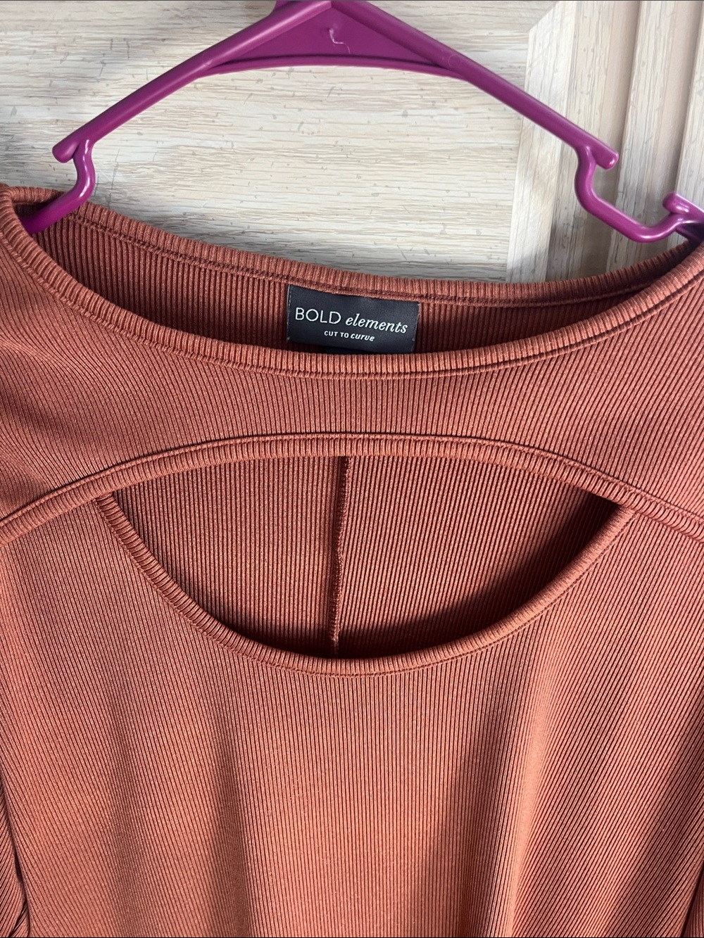 BOLD elements Rust Cutout Ribbed Long-Sleeve Top - Picture 3 of 3